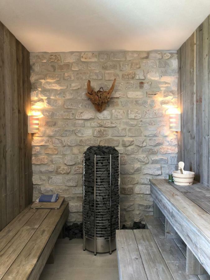 Villa Beline Direct Aan Zee, Verwarmd Zwembad En Sauna 트리바느-크루슈치차 외부 사진